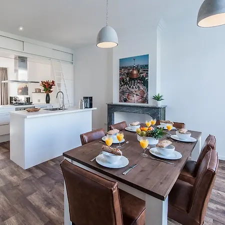 Hermitage Canal View Apartment Amsterdam