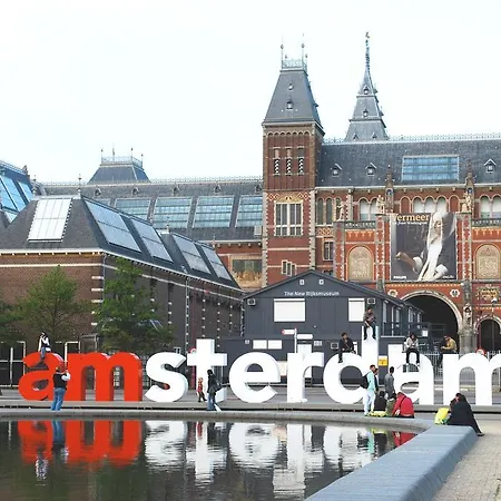 Hermitage Canal View 아파트 *